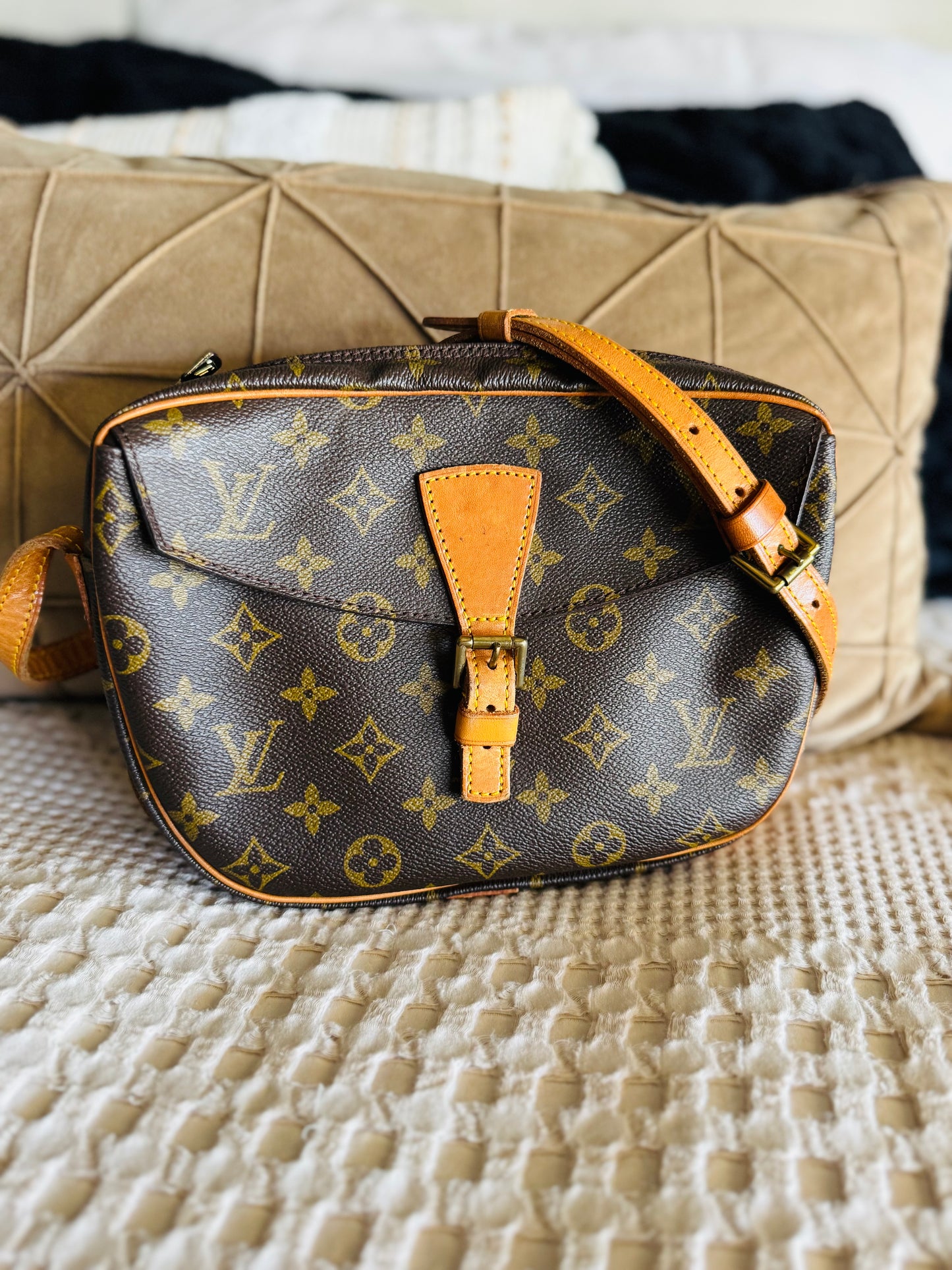 Authentic monogram Jeune Fille mm