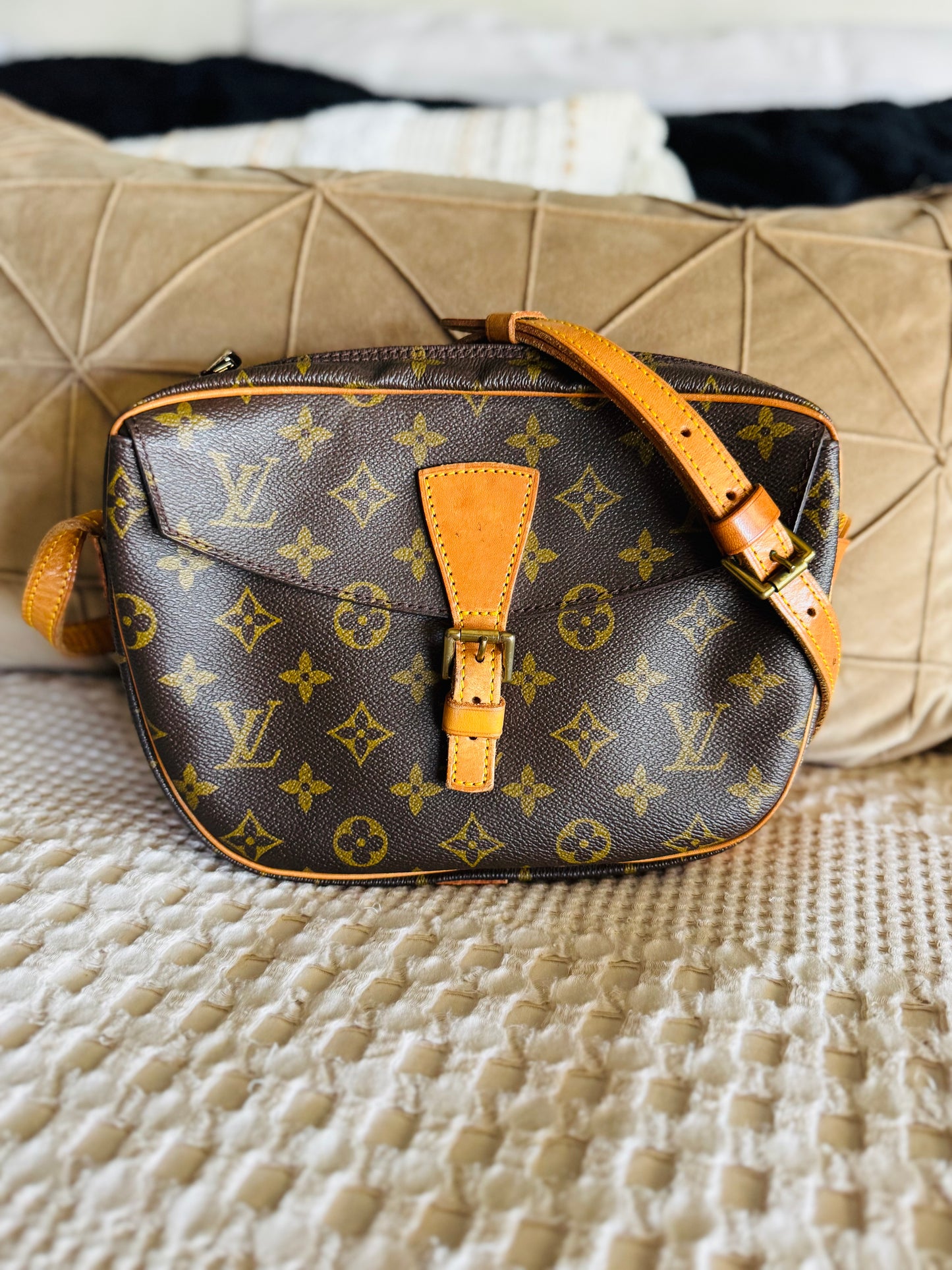 Authentic monogram Jeune Fille mm